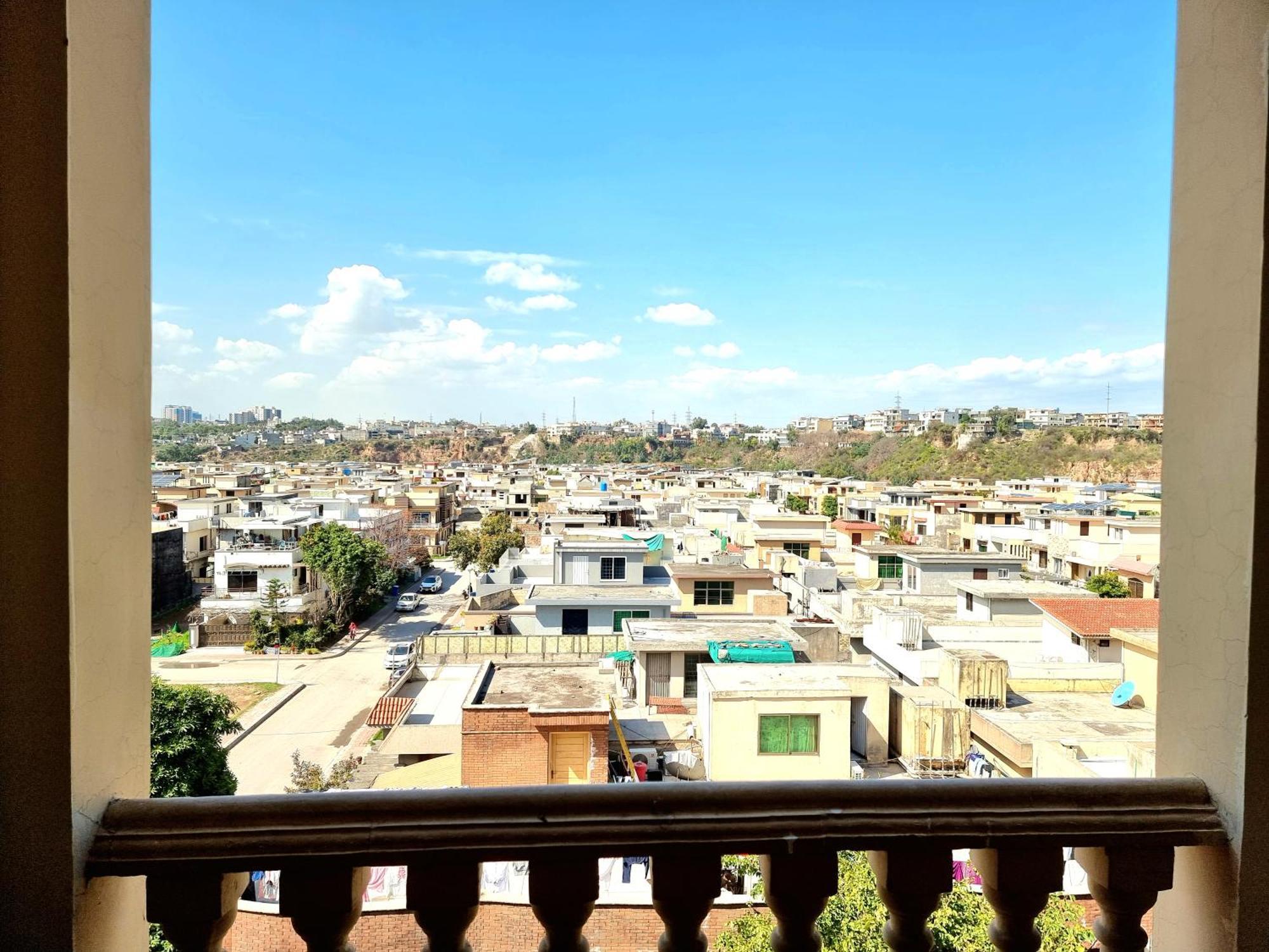 Executive 3 Bedrooms Apartment In Bahria Town ラーワルピンディー エクステリア 写真