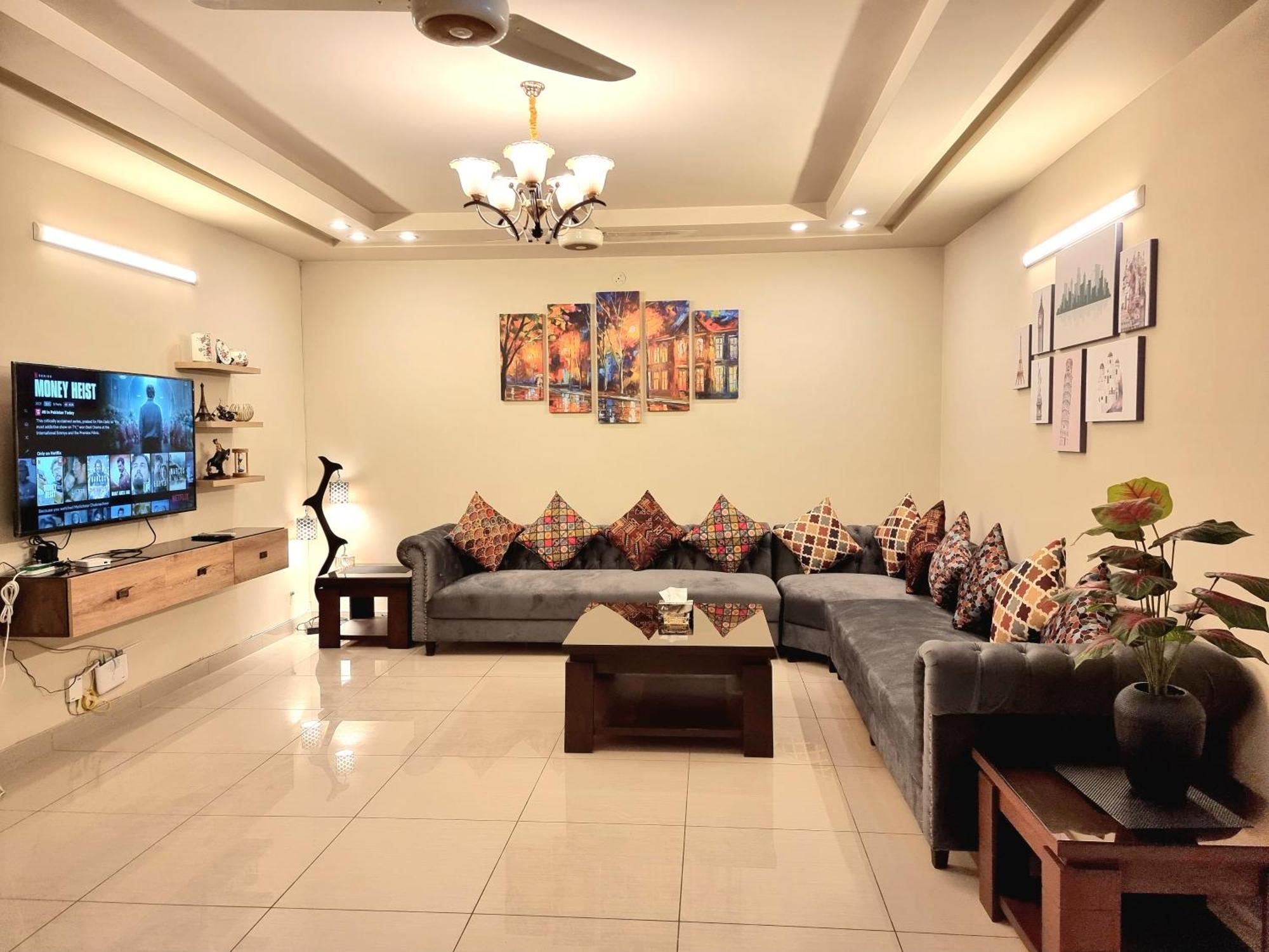 Executive 3 Bedrooms Apartment In Bahria Town ラーワルピンディー エクステリア 写真