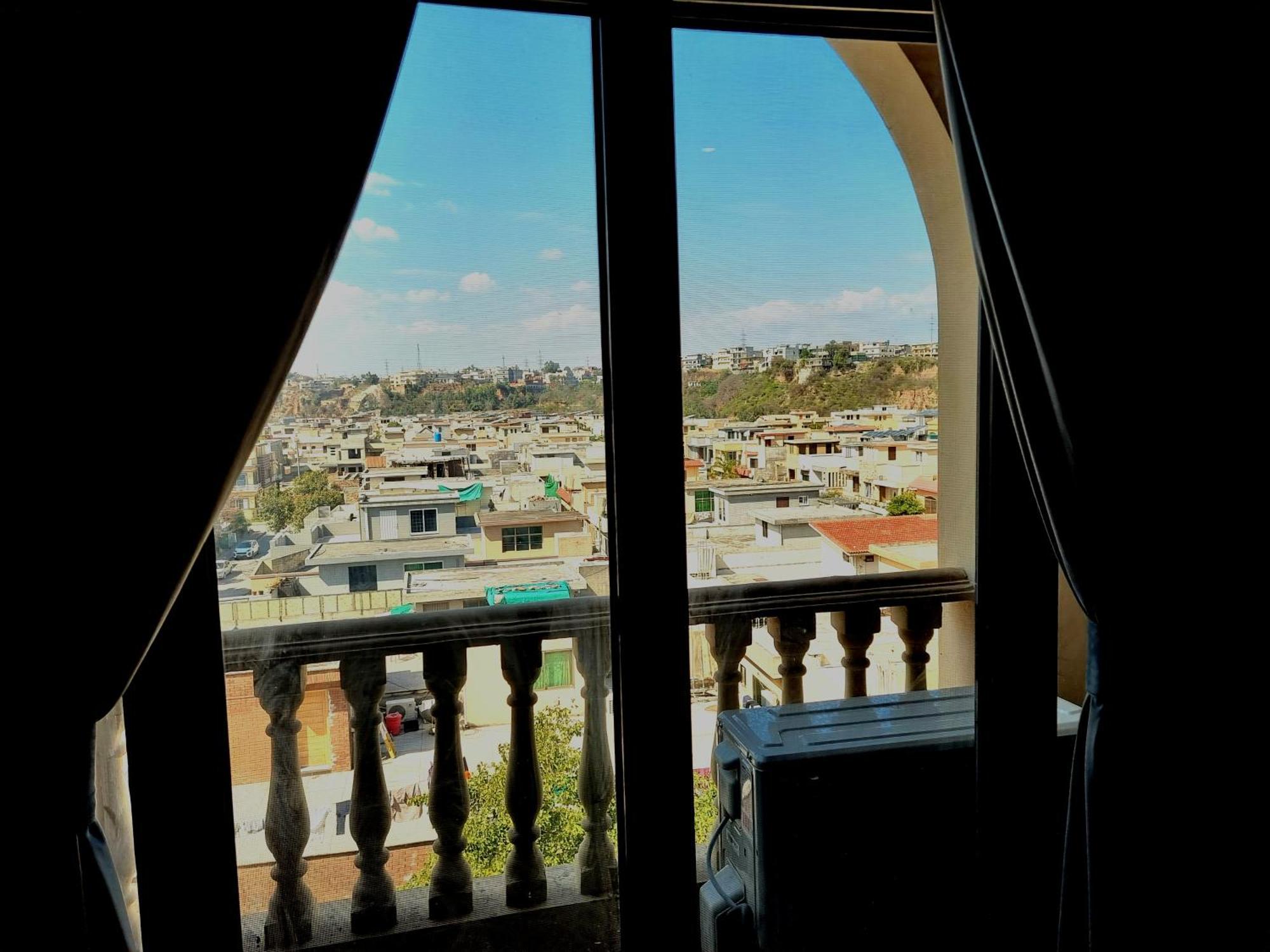 Executive 3 Bedrooms Apartment In Bahria Town ラーワルピンディー エクステリア 写真