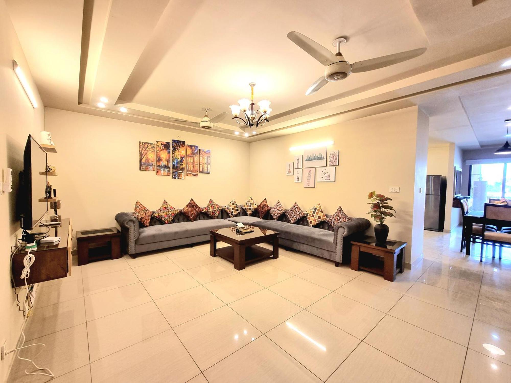 Executive 3 Bedrooms Apartment In Bahria Town ラーワルピンディー エクステリア 写真