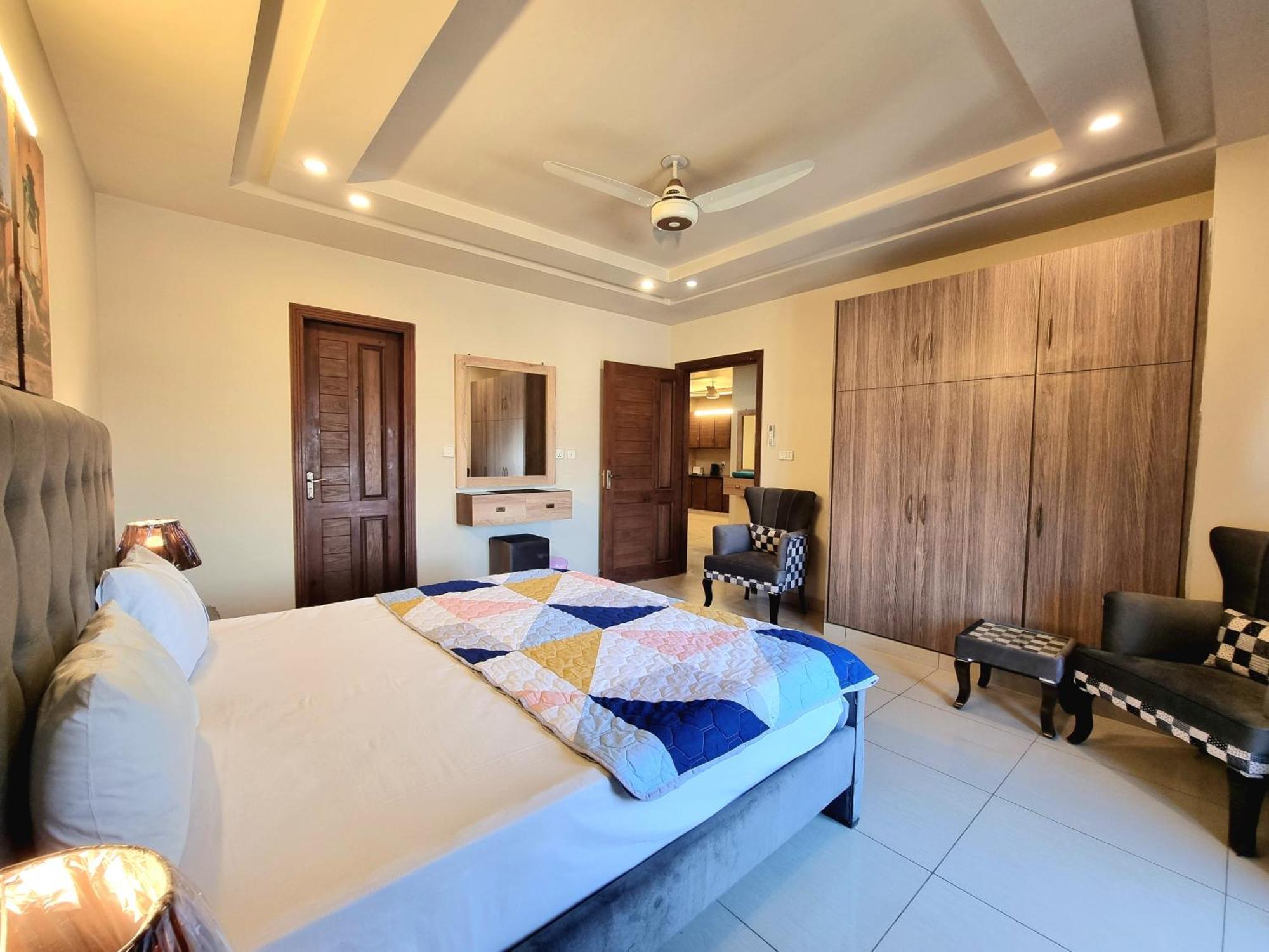 Executive 3 Bedrooms Apartment In Bahria Town ラーワルピンディー エクステリア 写真